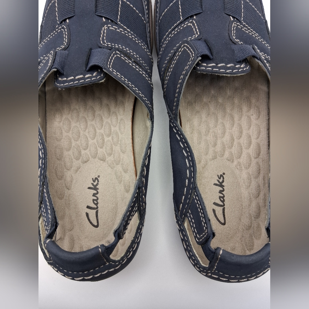 Clarks Mary Jane Loafers/Driving Shoes with Light Arch Support & White Stitching - Picture 11 of 13